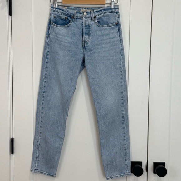 Levi’s Wedgie Premium Icon Fit Jeans Straight Leg Tango Light Wash Size 27 Chic - Picture 4 of 13